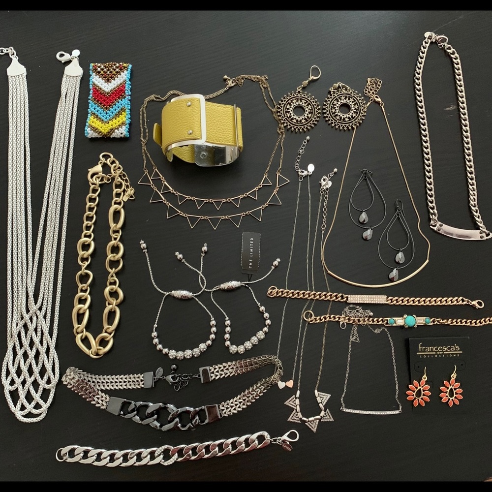 Jewelry 20 pc Lot Bohemian BCBG Express Jewelmint